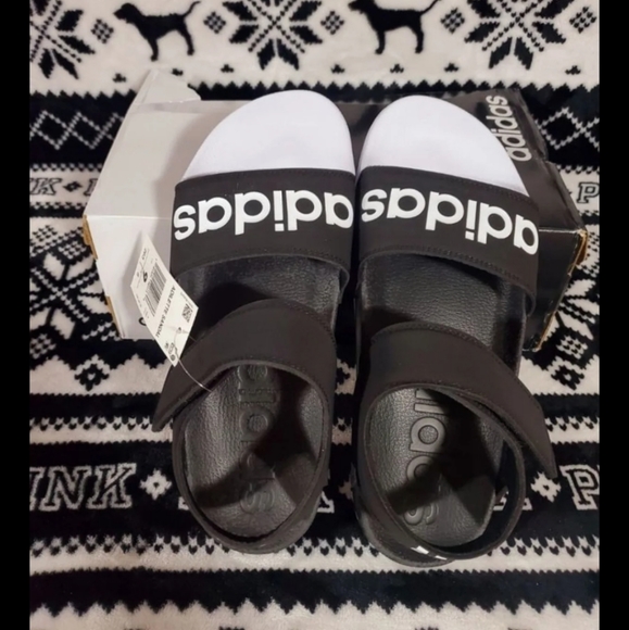 Adidas Sandals Womens size
10 available new - Picture 5 of 6